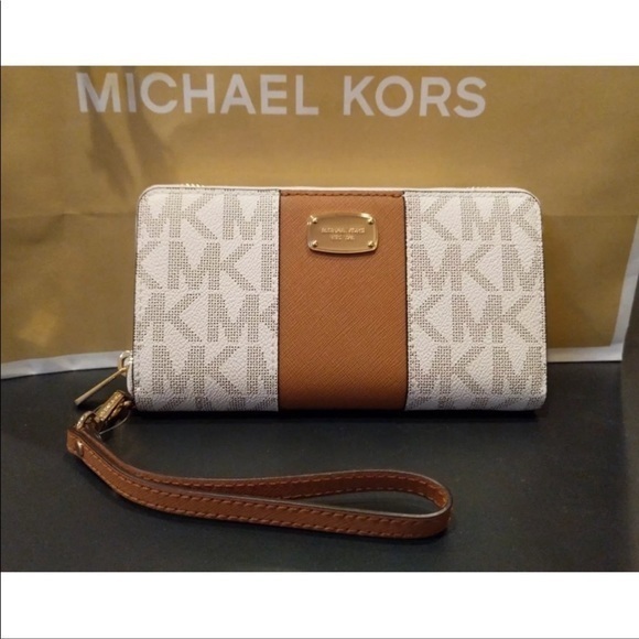 NWT MICHAEL MICHAEL KORS JET SET CENTER STRIPE PVC LARGE MULTI FUNCTION WALLET - Picture 1 of 8
